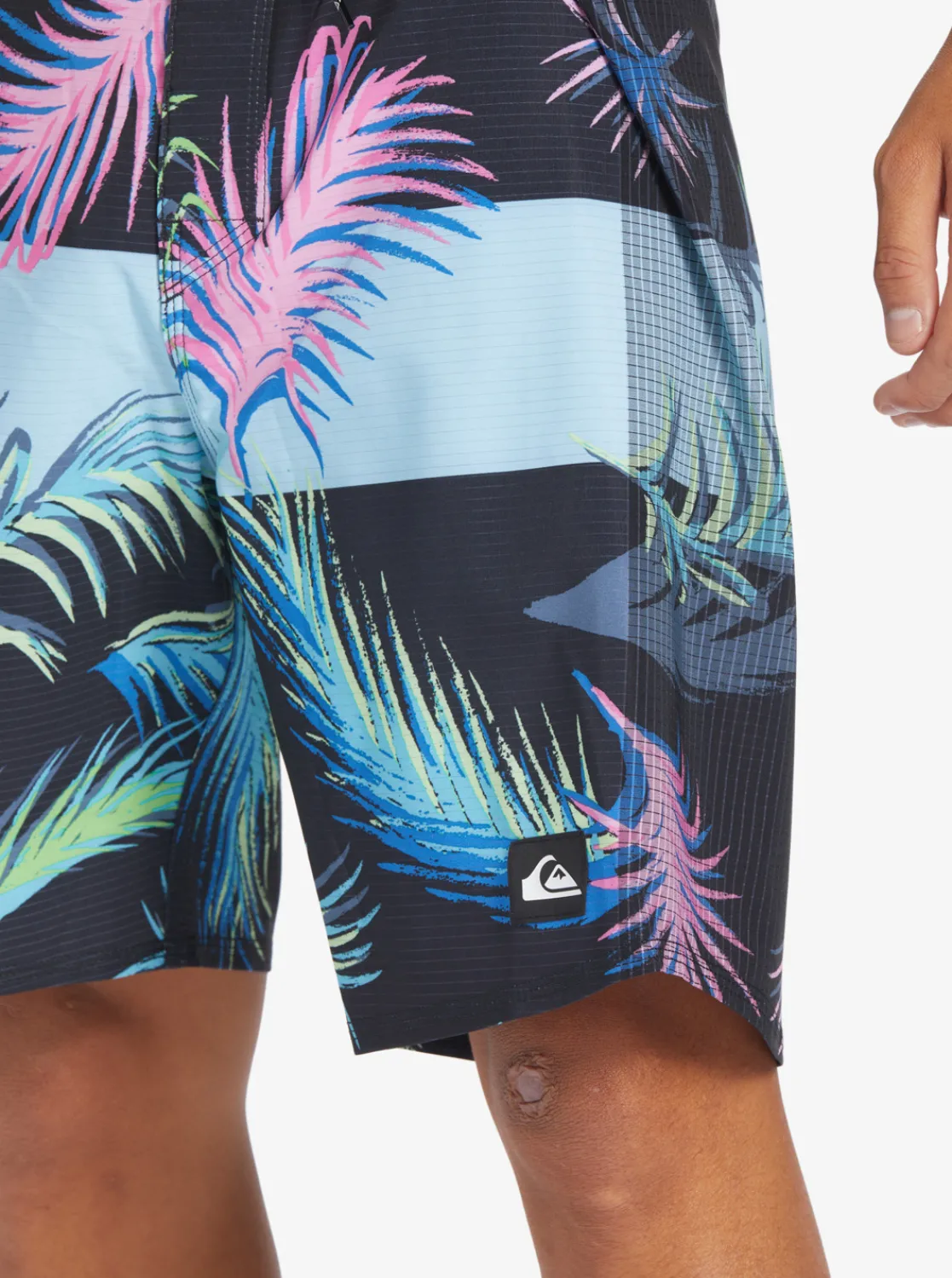 Quiksilver Highline Arch 19" Boardshorts Tarmac Hot
