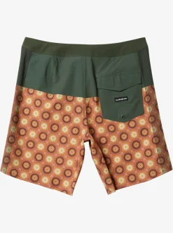 Quiksilver Highline Arch 19" Boardshorts Climbing Ivy Clearance