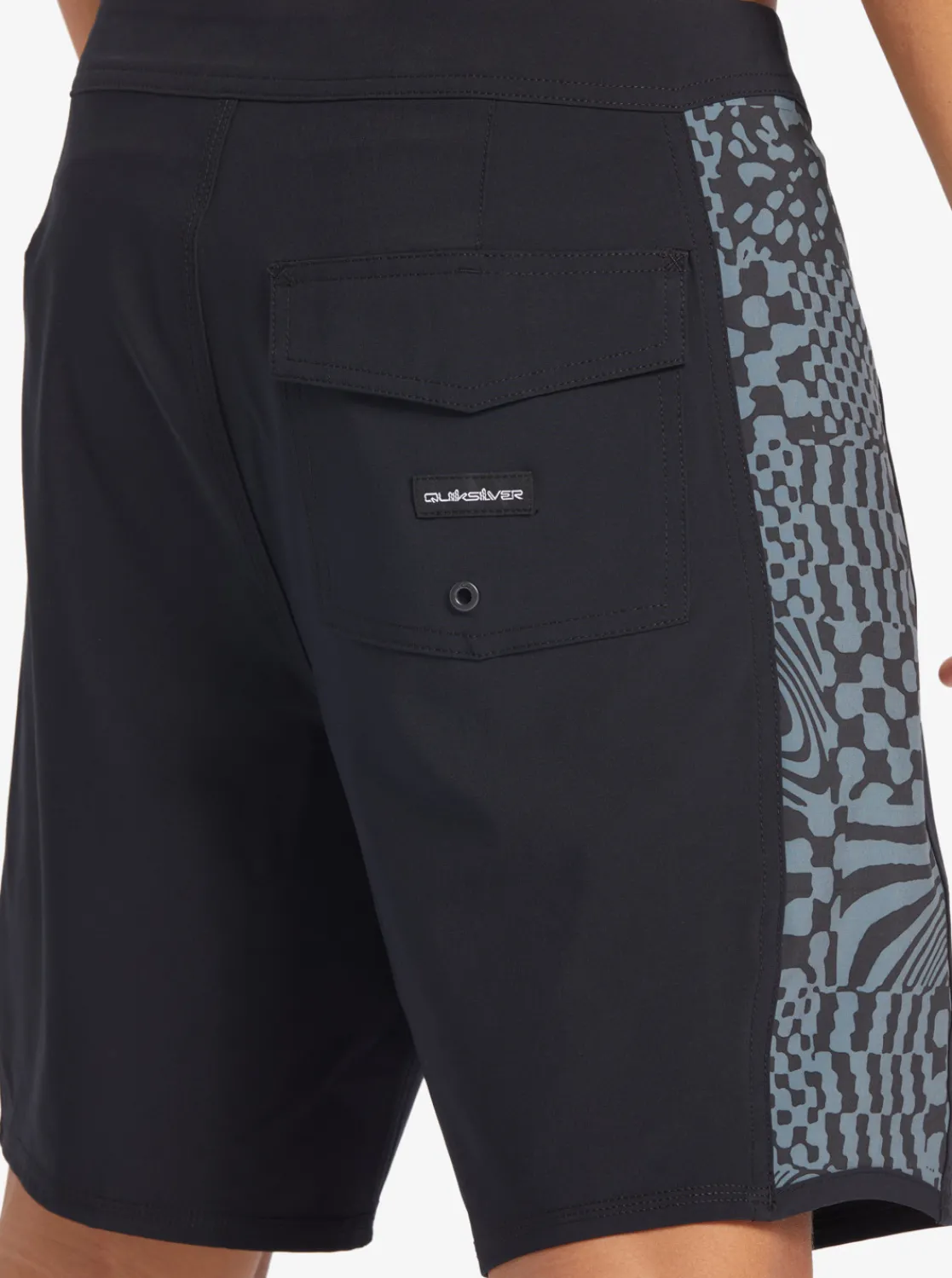Quiksilver Surfsilk Arch 18" Boardshorts Black Flash Sale