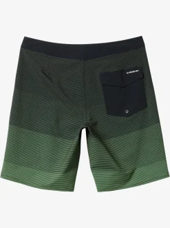 Quiksilver Surfsilk Massive 20" Boardshorts Climbing Ivy Store